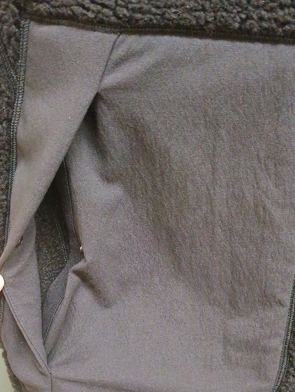 lululemon athletica High Pile Black Sherpa Fleece Vest Size XXL - Picture 5 of 8